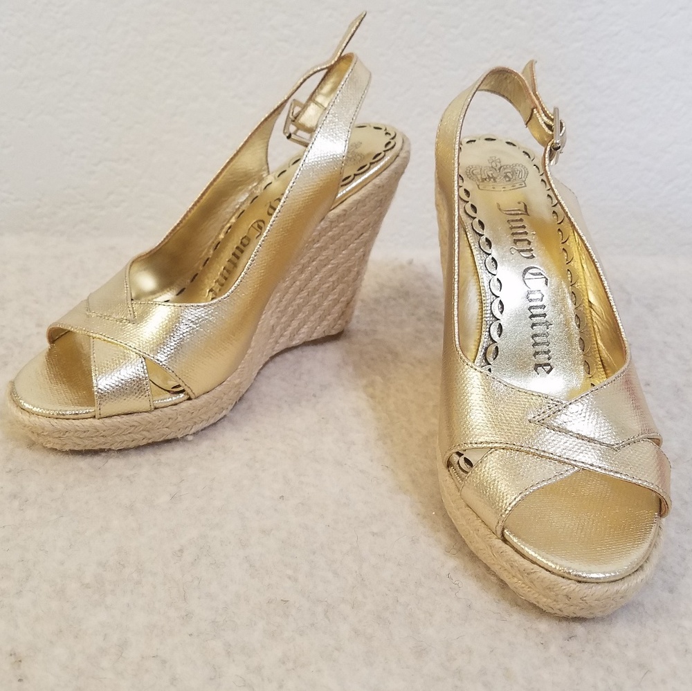 (NEW) Juicy Couture Kross Canvas Espadrille Wedges Gold Size 6 Y2K Deadstock